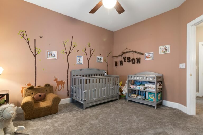 How to Choose the Perfect Kids Room Wallpaper for Style and Comfort