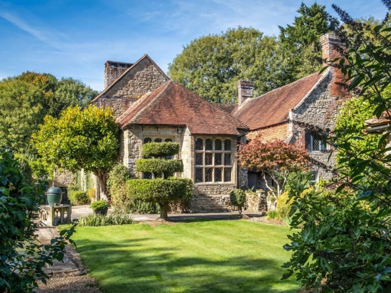 How West Sussex Buying Agents Access Exclusive Off-Market Properties