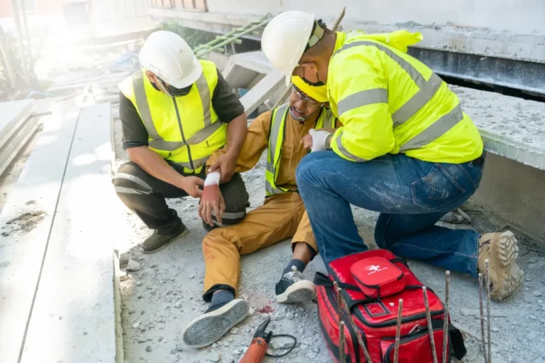 When Pain Appears Days After a Workplace Accident: What Should a Worker Do